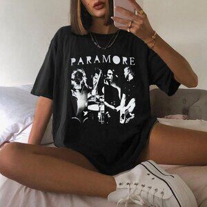 Paramore Vintage T-Shirt Rock Band Concert Graphic Fan Tee 73